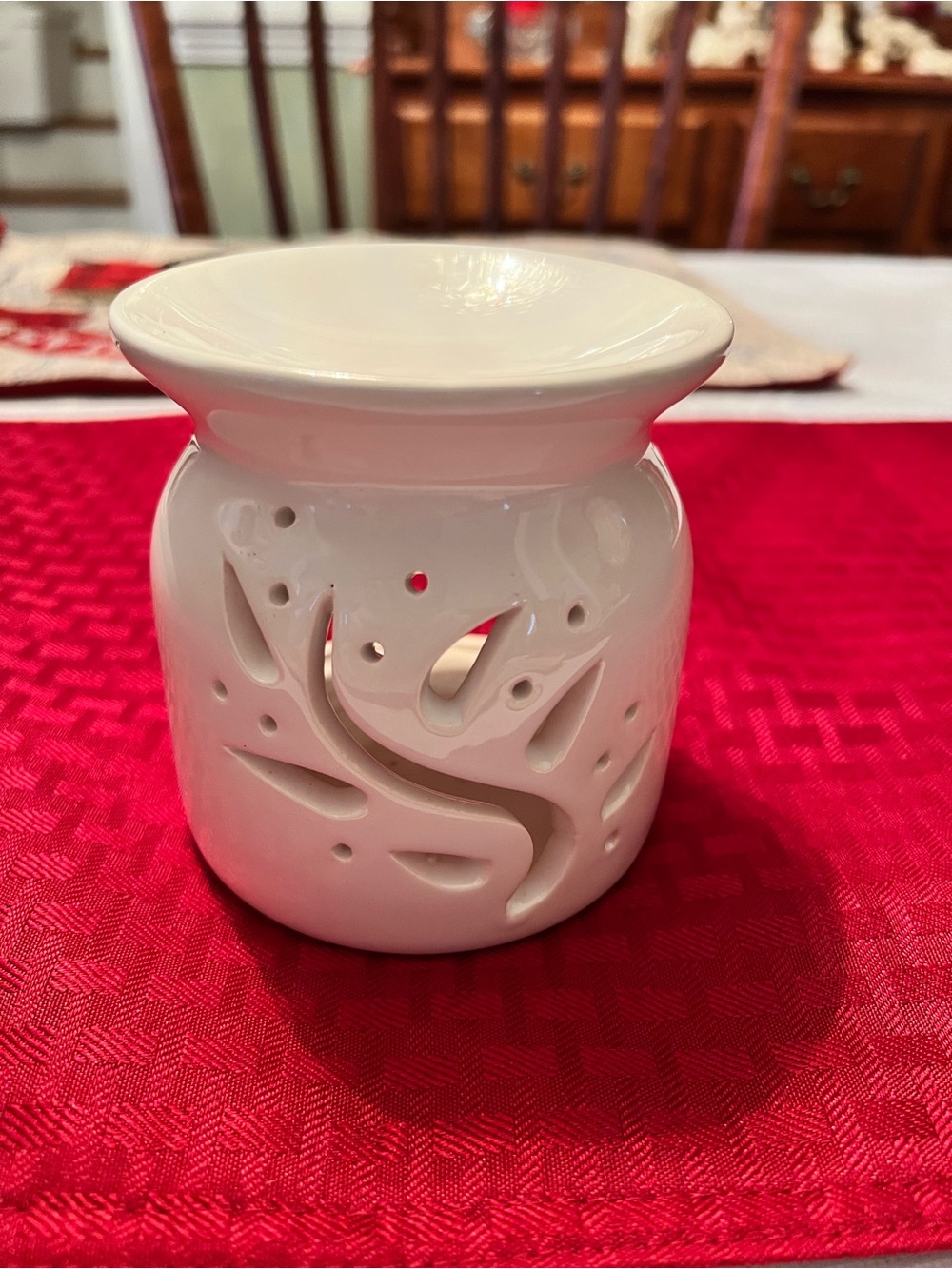 White Ceramic Wax Melts Warmer with Decorative Cutouts - Home Accents